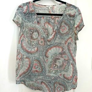 Joie short sleeve 100% silk patterned top